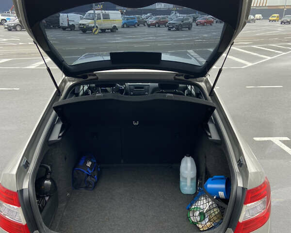 Серый Шкода Октавия, объемом двигателя 1.8 л и пробегом 215 тыс. км за 10350 $, фото 12 на Automoto.ua