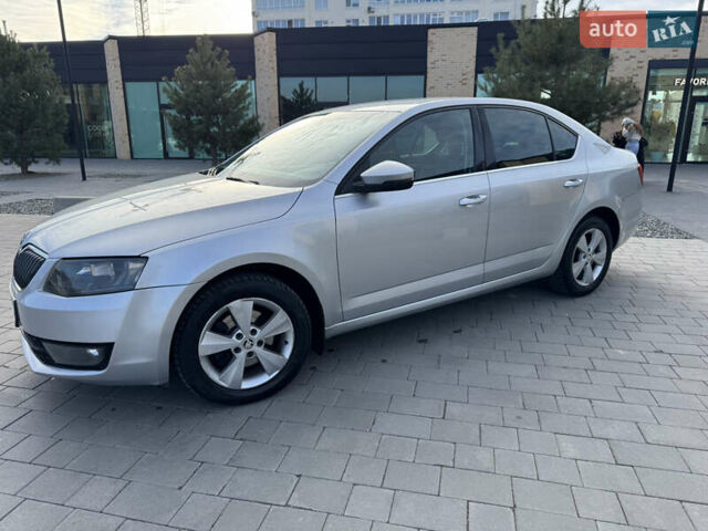 Шкода Октавія 2013 у Хмельницькому на Automoto.ua Сірий Шкода Октавія, об'ємом двигуна 1.97 л та пробігом 235 тис. км за 9900 $, фото 14 на Automoto.ua