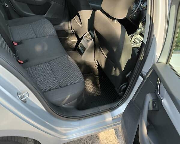 Серый Шкода Октавия, объемом двигателя 1.6 л и пробегом 280 тыс. км за 10200 $, фото 12 на Automoto.ua