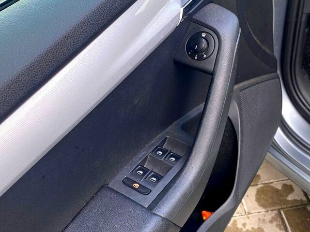 Сірий Шкода Октавія, об'ємом двигуна 1.6 л та пробігом 265 тис. км за 9500 $, фото 6 на Automoto.ua