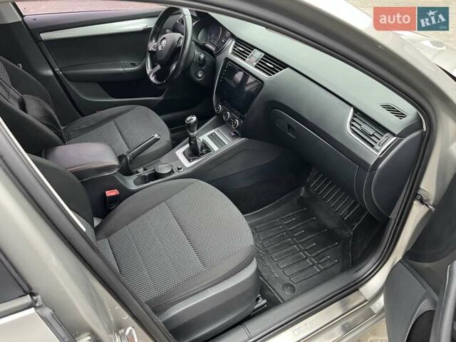 Серый Шкода Октавия, объемом двигателя 1.97 л и пробегом 233 тыс. км за 11100 $, фото 8 на Automoto.ua