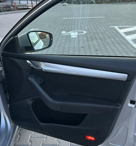 Сірий Шкода Октавія, об'ємом двигуна 1.8 л та пробігом 127 тис. км за 11000 $, фото 8 на Automoto.ua