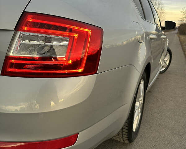 Серый Шкода Октавия, объемом двигателя 1.6 л и пробегом 236 тыс. км за 12000 $, фото 9 на Automoto.ua