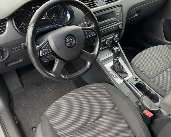 Серый Шкода Октавия, объемом двигателя 1.8 л и пробегом 215 тыс. км за 10350 $, фото 5 на Automoto.ua