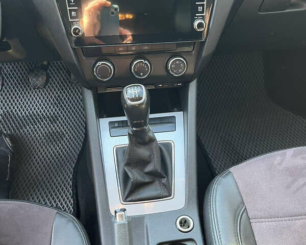 Серый Шкода Октавия, объемом двигателя 1.6 л и пробегом 199 тыс. км за 9500 $, фото 14 на Automoto.ua