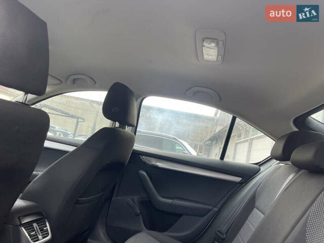 Серый Шкода Октавия, объемом двигателя 1.6 л и пробегом 220 тыс. км за 7300 $, фото 14 на Automoto.ua