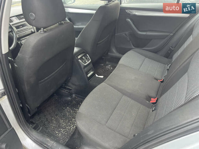 Серый Шкода Октавия, объемом двигателя 1.6 л и пробегом 220 тыс. км за 7300 $, фото 13 на Automoto.ua