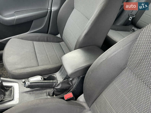 Серый Шкода Октавия, объемом двигателя 1.6 л и пробегом 220 тыс. км за 7300 $, фото 12 на Automoto.ua