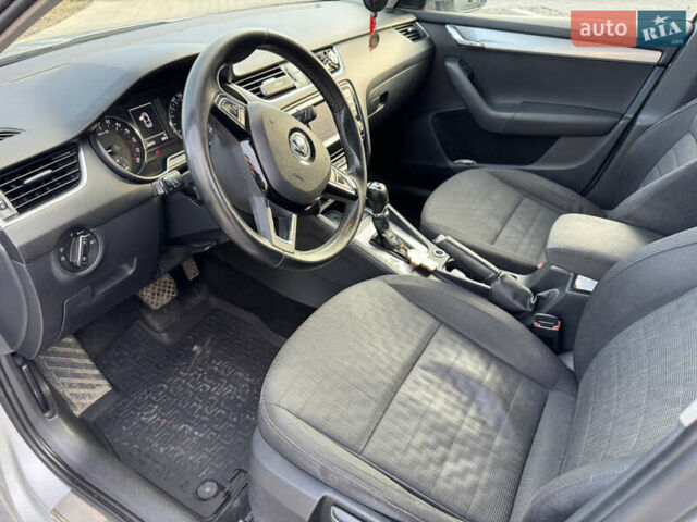 Шкода Октавія 2013 у Хмельницькому на Automoto.ua Сірий Шкода Октавія, об'ємом двигуна 1.97 л та пробігом 235 тис. км за 9900 $, фото 7 на Automoto.ua