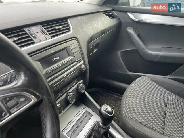Серый Шкода Октавия, объемом двигателя 1.6 л и пробегом 220 тыс. км за 7300 $, фото 11 на Automoto.ua