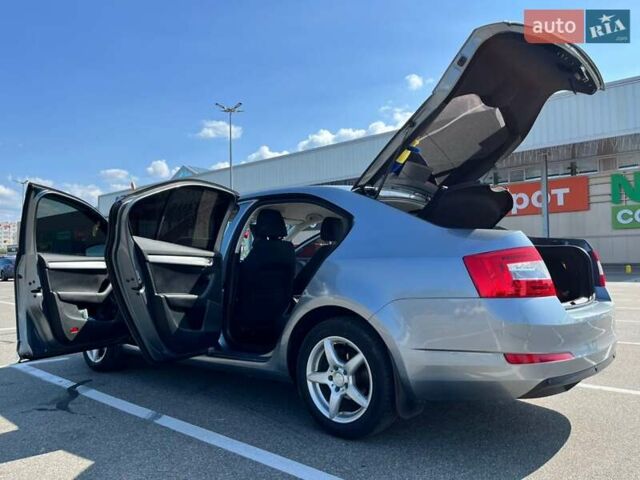 Сірий Шкода Октавія, об'ємом двигуна 1.6 л та пробігом 295 тис. км за 10000 $, фото 5 на Automoto.ua