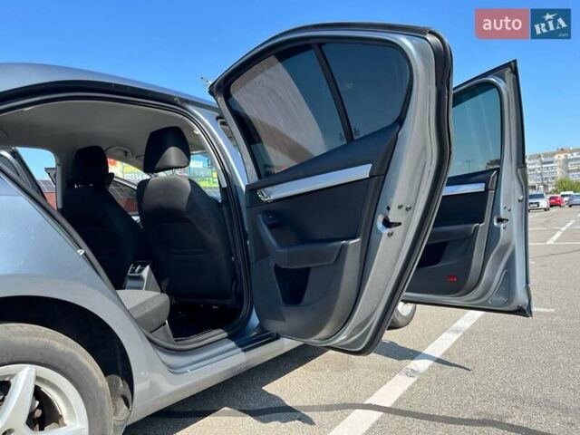 Сірий Шкода Октавія, об'ємом двигуна 1.6 л та пробігом 295 тис. км за 10000 $, фото 2 на Automoto.ua