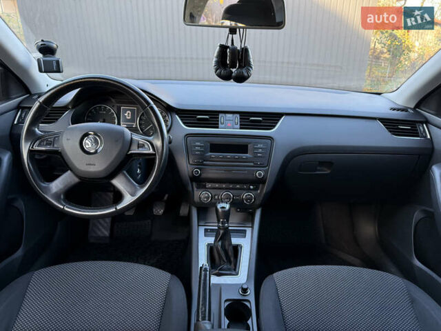 Серый Шкода Октавия, объемом двигателя 2 л и пробегом 178 тыс. км за 11700 $, фото 15 на Automoto.ua