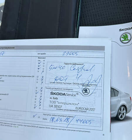 Сірий Шкода Октавія, об'ємом двигуна 1.8 л та пробігом 127 тис. км за 11000 $, фото 26 на Automoto.ua