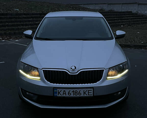 Серый Шкода Октавия, объемом двигателя 1.8 л и пробегом 185 тыс. км за 11900 $, фото 2 на Automoto.ua