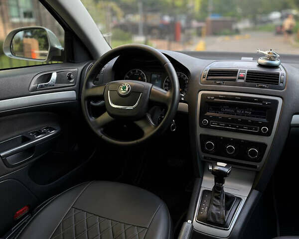Сірий Шкода Октавія, об'ємом двигуна 1.8 л та пробігом 260 тис. км за 7550 $, фото 8 на Automoto.ua