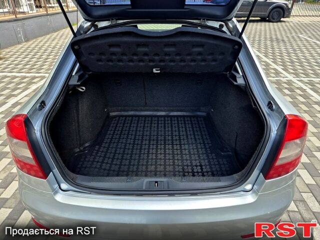 Серый Шкода Октавия, объемом двигателя 1.8 л и пробегом 199 тыс. км за 6500 $, фото 10 на Automoto.ua