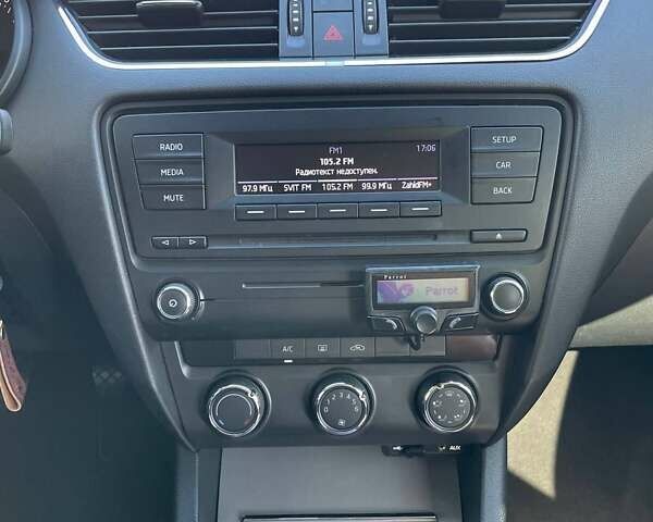 Серый Шкода Октавия, объемом двигателя 1.97 л и пробегом 197 тыс. км за 10500 $, фото 18 на Automoto.ua