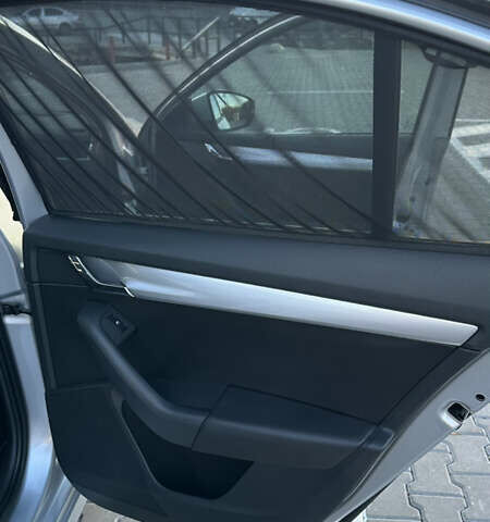 Сірий Шкода Октавія, об'ємом двигуна 1.8 л та пробігом 127 тис. км за 11000 $, фото 10 на Automoto.ua