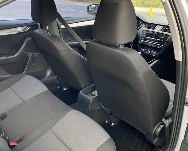 Сірий Шкода Октавія, об'ємом двигуна 1.6 л та пробігом 250 тис. км за 8900 $, фото 21 на Automoto.ua