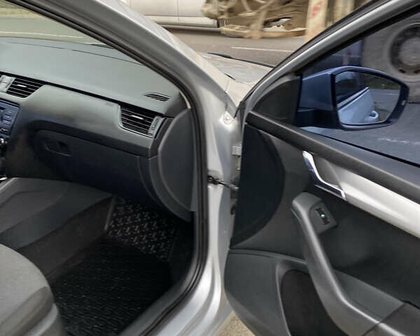 Сірий Шкода Октавія, об'ємом двигуна 1.6 л та пробігом 250 тис. км за 8900 $, фото 19 на Automoto.ua