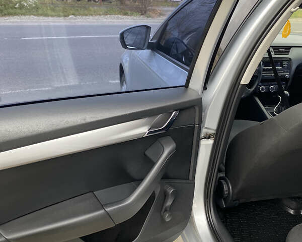 Сірий Шкода Октавія, об'ємом двигуна 1.6 л та пробігом 250 тис. км за 8900 $, фото 14 на Automoto.ua