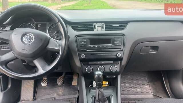 Серый Шкода Октавия, объемом двигателя 1.2 л и пробегом 230 тыс. км за 7900 $, фото 7 на Automoto.ua