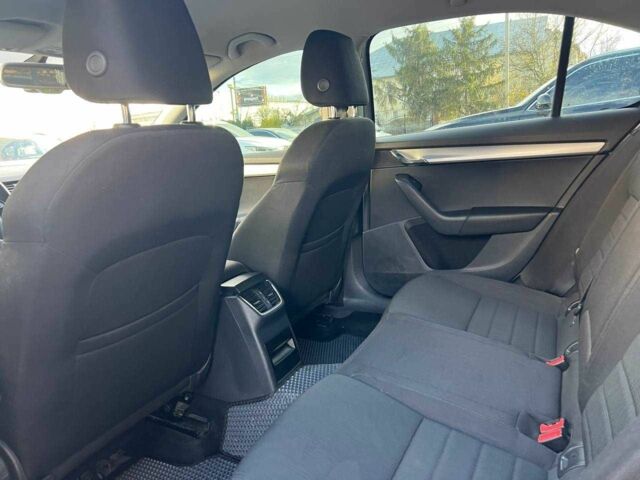 Серый Шкода Октавия, объемом двигателя 2 л и пробегом 246 тыс. км за 12500 $, фото 14 на Automoto.ua