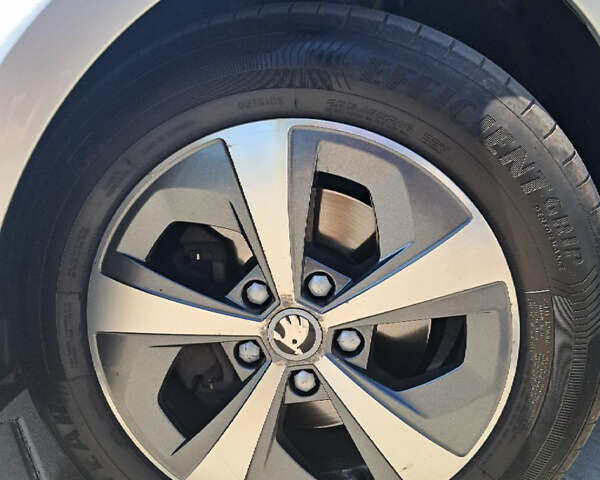 Серый Шкода Октавия, объемом двигателя 1.6 л и пробегом 242 тыс. км за 10850 $, фото 12 на Automoto.ua