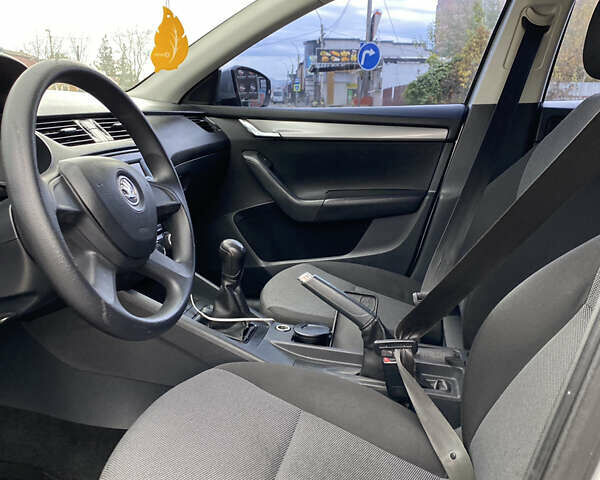Сірий Шкода Октавія, об'ємом двигуна 1.6 л та пробігом 250 тис. км за 8900 $, фото 23 на Automoto.ua