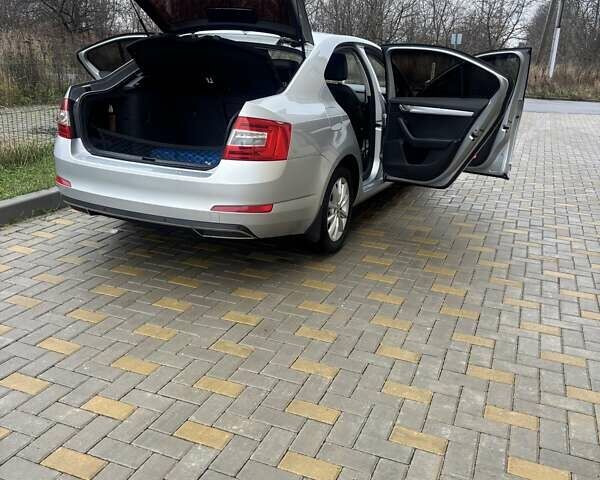 Серый Шкода Октавия, объемом двигателя 1.6 л и пробегом 309 тыс. км за 11700 $, фото 6 на Automoto.ua