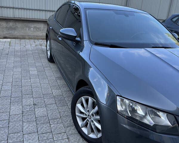 Сірий Шкода Октавія, об'ємом двигуна 2 л та пробігом 237 тис. км за 13300 $, фото 6 на Automoto.ua