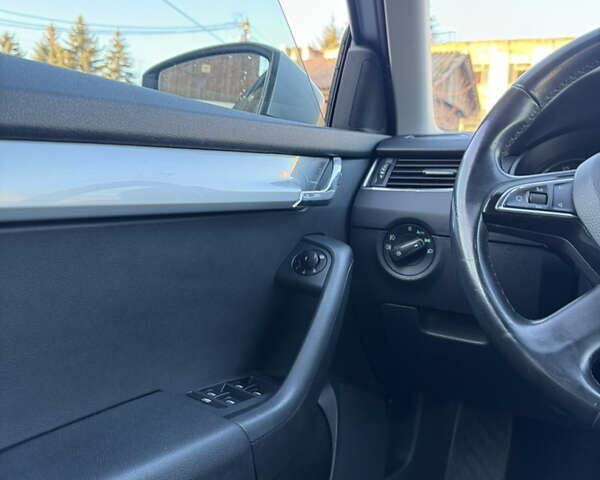 Серый Шкода Октавия, объемом двигателя 1.6 л и пробегом 265 тыс. км за 11200 $, фото 44 на Automoto.ua