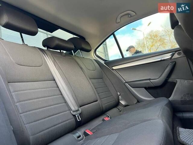 Серый Шкода Октавия, объемом двигателя 1.97 л и пробегом 246 тыс. км за 12500 $, фото 23 на Automoto.ua