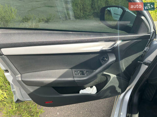 Серый Шкода Октавия, объемом двигателя 1.4 л и пробегом 290 тыс. км за 10000 $, фото 6 на Automoto.ua