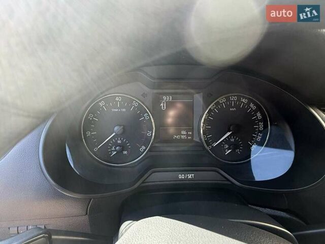 Сірий Шкода Октавія, об'ємом двигуна 1.2 л та пробігом 240 тис. км за 10500 $, фото 14 на Automoto.ua