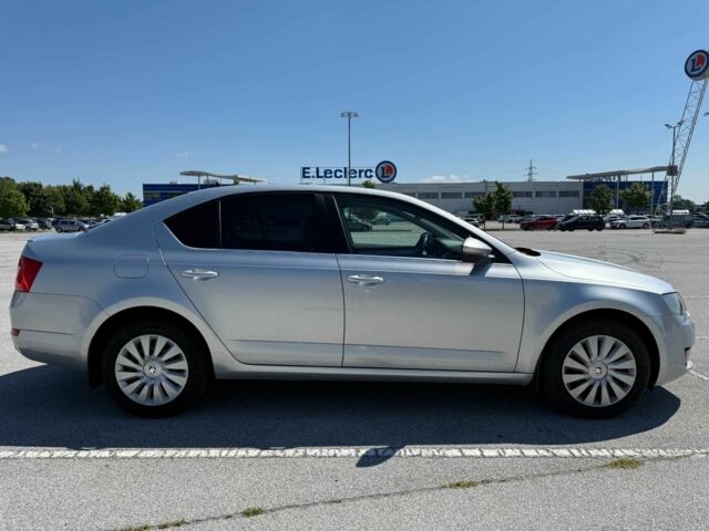 Серый Шкода Октавия, объемом двигателя 1.8 л и пробегом 120 тыс. км за 12500 $, фото 2 на Automoto.ua