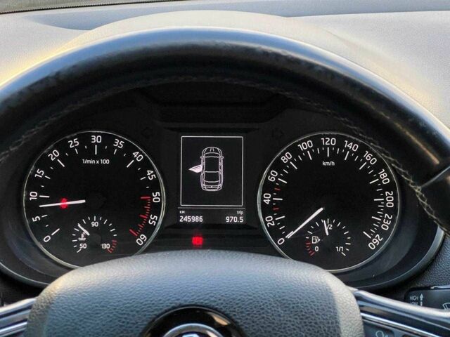 Серый Шкода Октавия, объемом двигателя 2 л и пробегом 246 тыс. км за 12500 $, фото 21 на Automoto.ua