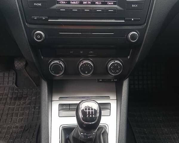 Сірий Шкода Октавія, об'ємом двигуна 2 л та пробігом 162 тис. км за 11800 $, фото 26 на Automoto.ua