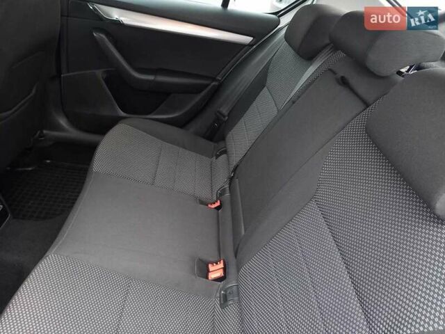 Сірий Шкода Октавія, об'ємом двигуна 2 л та пробігом 162 тис. км за 11800 $, фото 20 на Automoto.ua