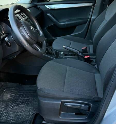 Сірий Шкода Октавія, об'ємом двигуна 1.2 л та пробігом 240 тис. км за 10500 $, фото 10 на Automoto.ua
