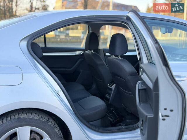 Серый Шкода Октавия, объемом двигателя 1.6 л и пробегом 265 тыс. км за 11200 $, фото 33 на Automoto.ua