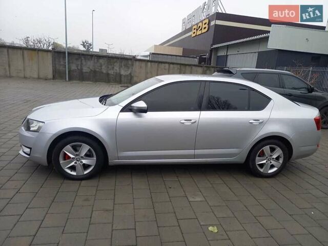 Сірий Шкода Октавія, об'ємом двигуна 2 л та пробігом 162 тис. км за 11800 $, фото 1 на Automoto.ua