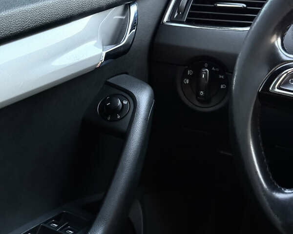 Серый Шкода Октавия, объемом двигателя 1.6 л и пробегом 228 тыс. км за 10400 $, фото 9 на Automoto.ua