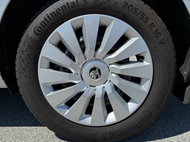 Серый Шкода Октавия, объемом двигателя 1.8 л и пробегом 120 тыс. км за 12500 $, фото 12 на Automoto.ua