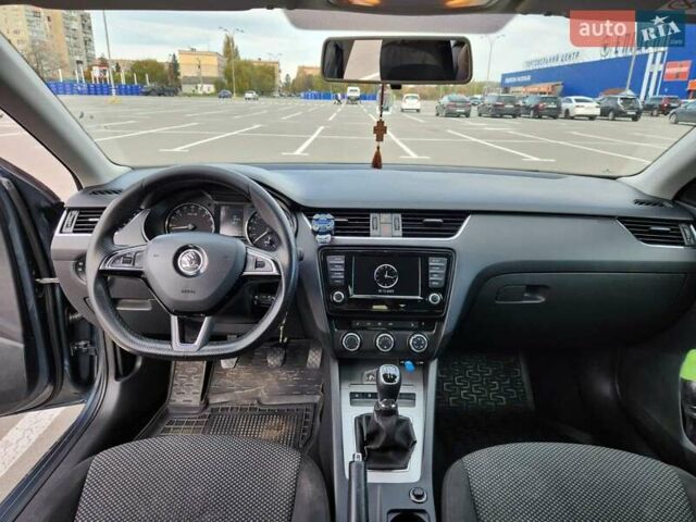 Серый Шкода Октавия, объемом двигателя 1.6 л и пробегом 230 тыс. км за 11888 $, фото 9 на Automoto.ua