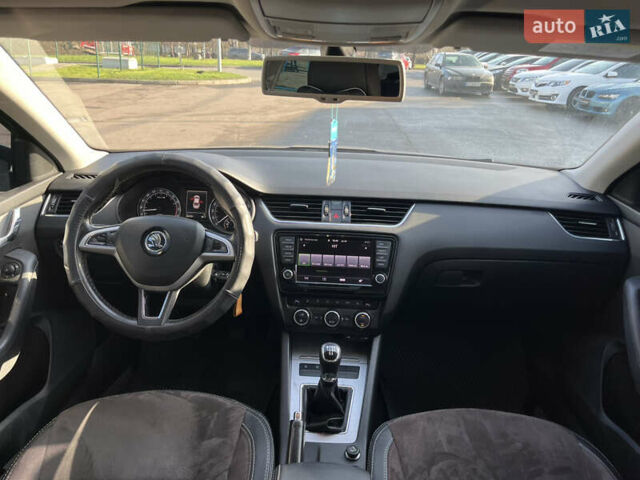 Сірий Шкода Октавія, об'ємом двигуна 1.6 л та пробігом 245 тис. км за 12999 $, фото 6 на Automoto.ua