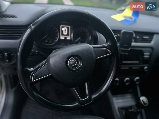 Серый Шкода Октавия, объемом двигателя 1.6 л и пробегом 315 тыс. км за 9300 $, фото 4 на Automoto.ua