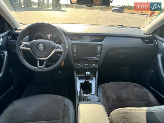 Серый Шкода Октавия, объемом двигателя 1.6 л и пробегом 246 тыс. км за 12500 $, фото 4 на Automoto.ua