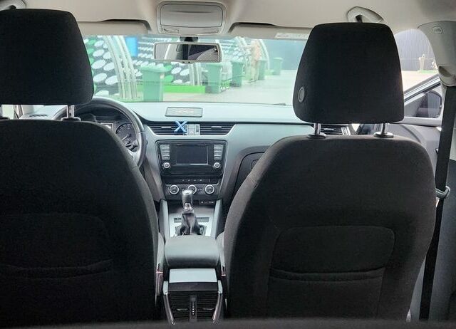 Серый Шкода Октавия, объемом двигателя 1.6 л и пробегом 280 тыс. км за 11800 $, фото 5 на Automoto.ua